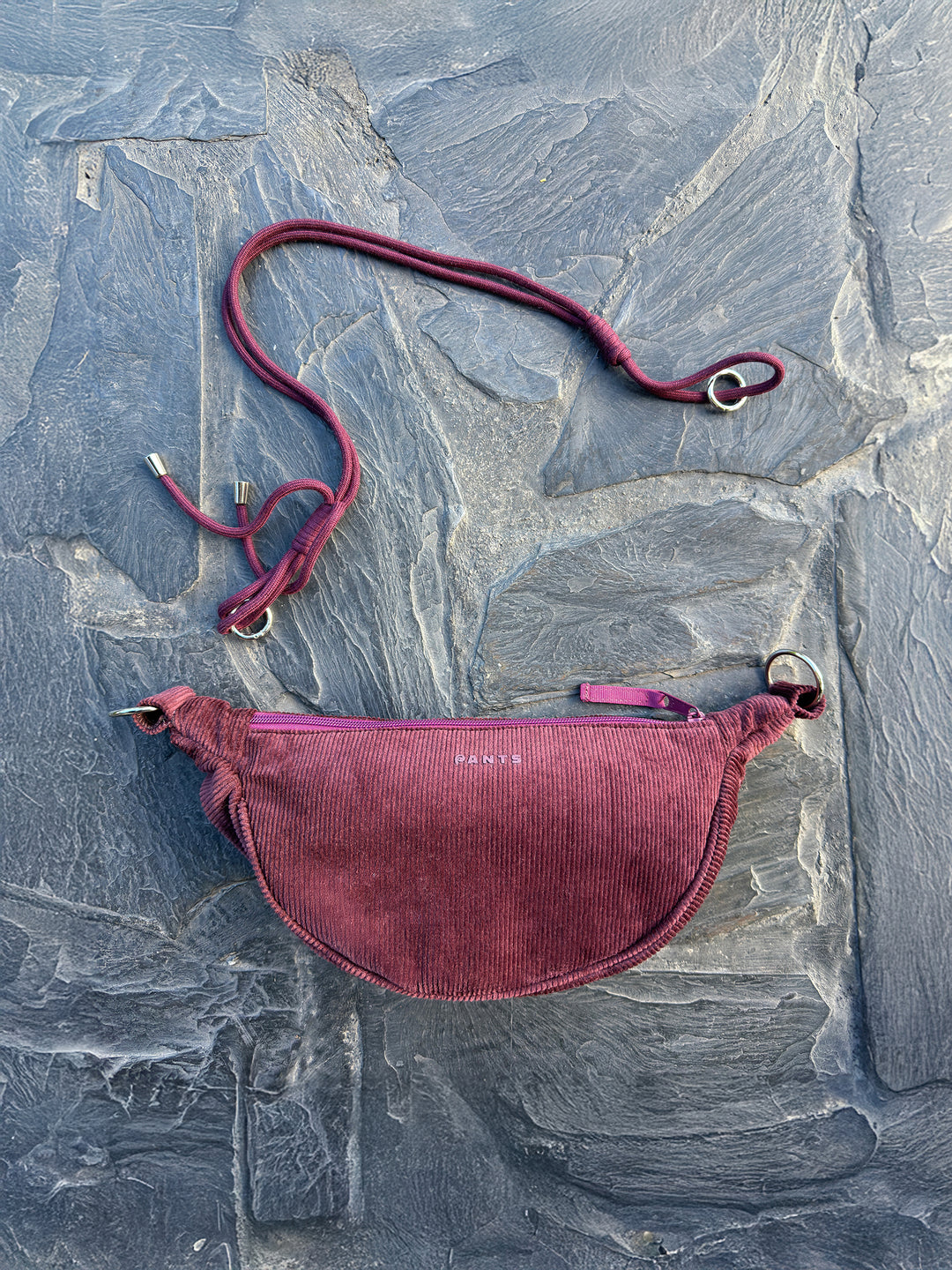 Nueva: 🍌 Banana Bag · Corduroy 🐘  Cereza 🍒