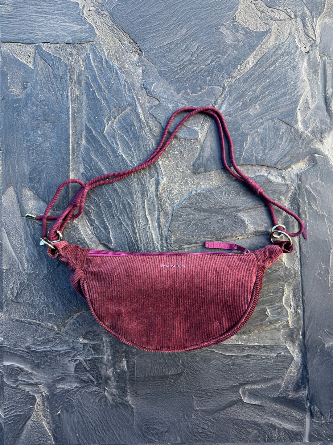 Nueva: 🍌 Banana Bag · Corduroy 🐘  Cereza 🍒